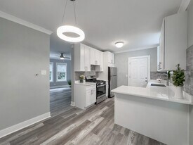 2125 W Giddings St, Unit J03P in Chicago, IL - Building Photo