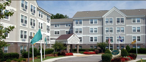 Cromwell House Senior Apartments - 55+ in Norfolk, VA - Foto de edificio - Building Photo