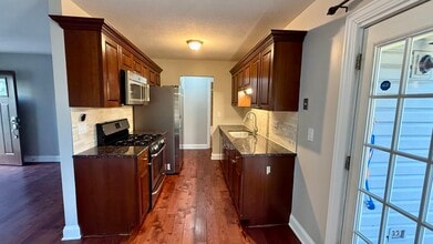 785 Clearwood Ct in Aurora, IL - Building Photo - Building Photo