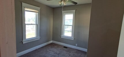 3221 Mitchell Ave in St. Joseph, MO - Building Photo - Building Photo