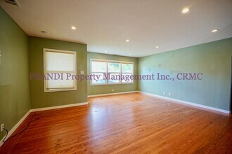 8 Boulevard Ct in Novato, CA - Building Photo - Building Photo