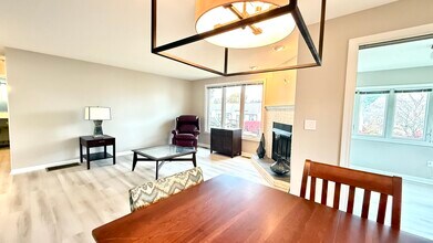 20 Arthur Dr in South Windsor, CT - Building Photo - Building Photo