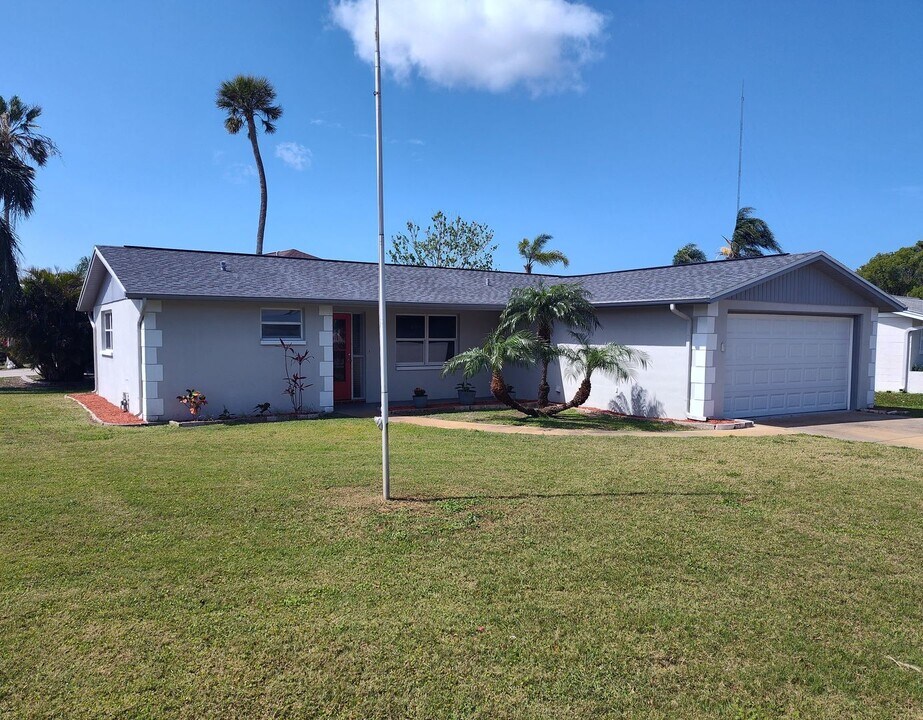 3544 Wilson Dr in Holiday, FL - Building Photo