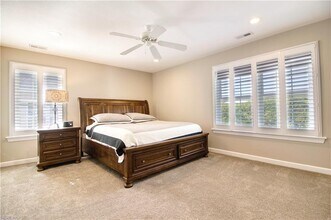 4811 Lauderdale Ave in Virginia Beach, VA - Building Photo - Building Photo