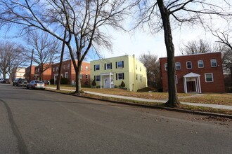 3216 28th St SE in Washington, DC - Building Photo - Building Photo