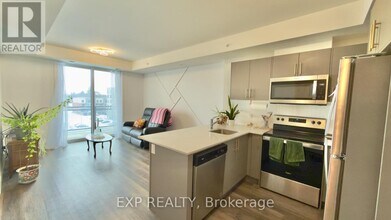 103 Roger St in Waterloo, ON - Building Photo - Building Photo