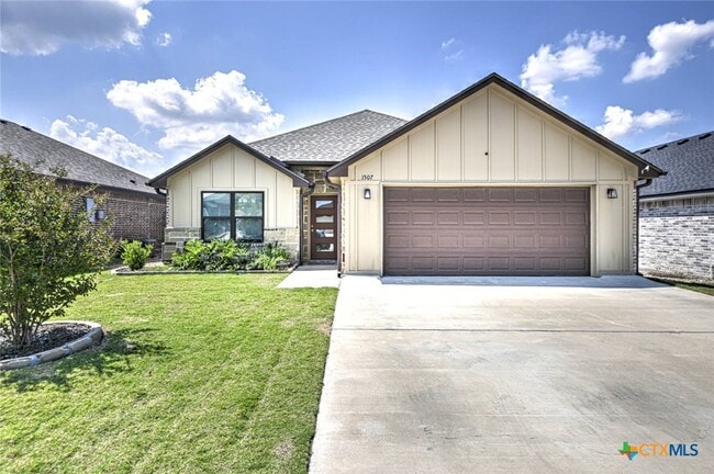property at 1507 Curlew Ln