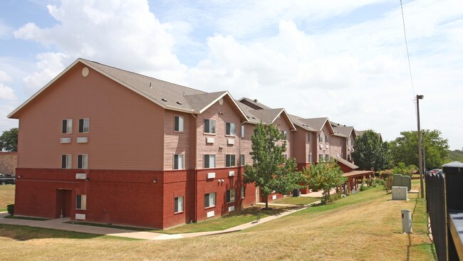 Silverstone Retirement Community in Fort Worth, TX - Building Photo - Building Photo