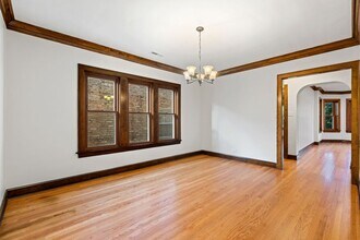 5851 N Virginia Ave in Chicago, IL - Building Photo - Building Photo