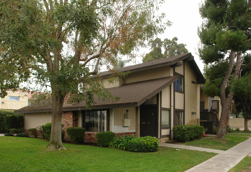 7942 10th St in Westminster, CA - Foto de edificio