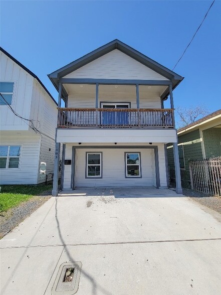 property at 1903 Mary St