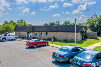 Jordan Living Apartments in Fayetteville, AR - Foto de edificio - Building Photo