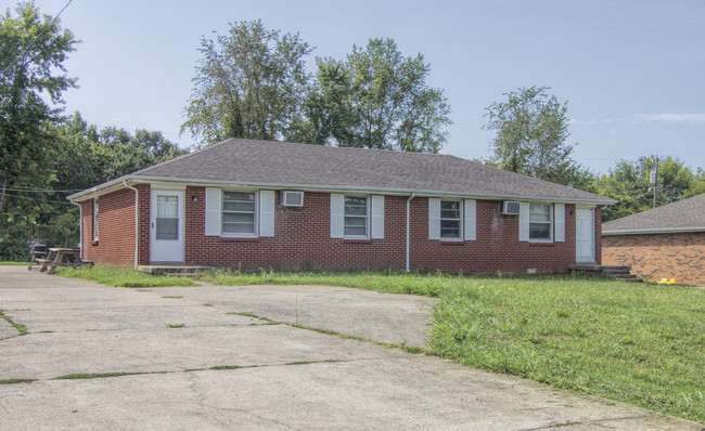 Tandy Dr. in Clarksville, TN - Foto de edificio - Building Photo