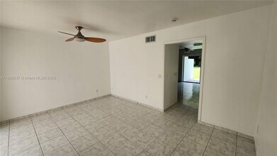 5060 Elmhurst Rd in West Palm Beach, FL - Building Photo - Building Photo