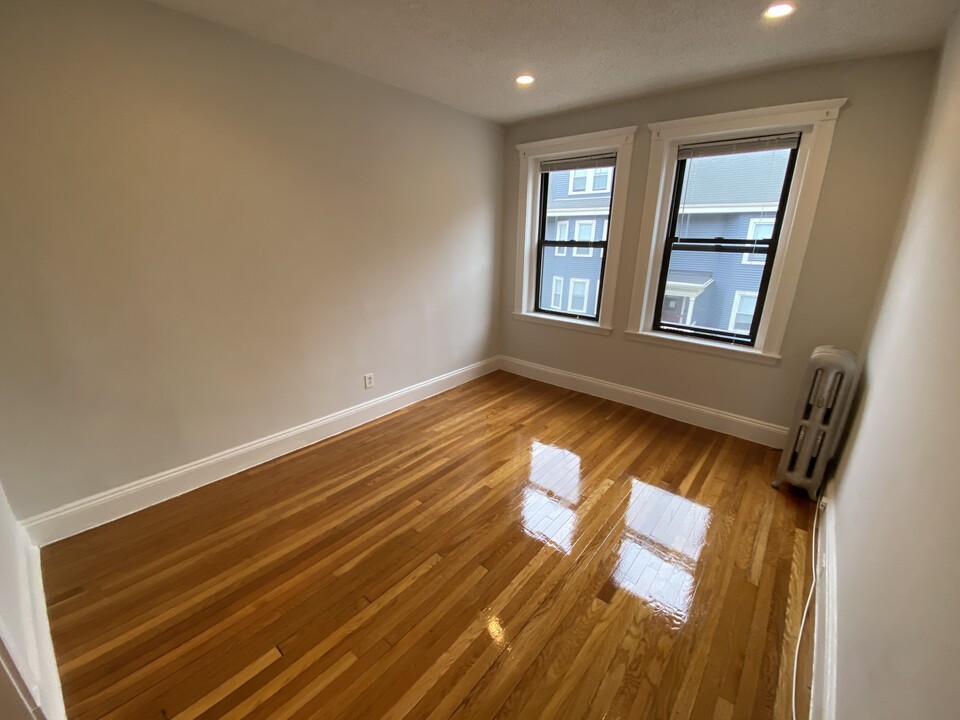 16 Elko St, Unit 1 in Boston, MA - Building Photo