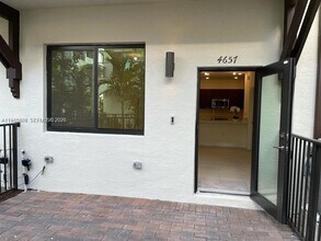 4657 NW 83rd Pkwy in Doral, FL - Building Photo - Building Photo