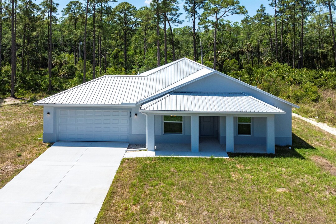 2005 Rosa Ct in Lehigh Acres, FL - Building Photo