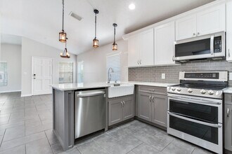 2120 W Spruce St in Tampa, FL - Building Photo - Building Photo