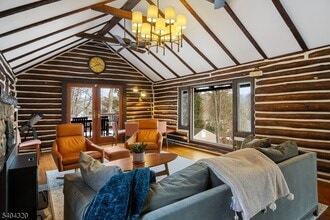 77 W Shore Trail in Sparta, NJ - Building Photo - Building Photo