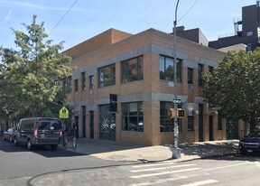 125 Roebling St in Brooklyn, NY - Building Photo