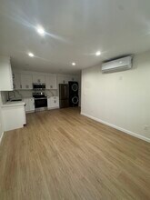 10341 McClemont Ave, Unit ADU in Tujunga, CA - Building Photo - Building Photo