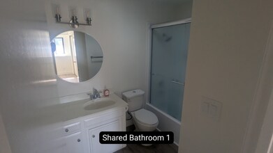 6851 Albury St in Citrus Heights, CA - Foto de edificio - Building Photo