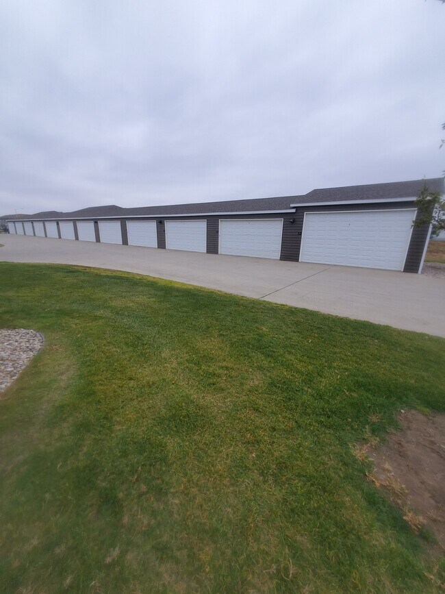 134 30th St E in Williston, ND - Building Photo - Building Photo