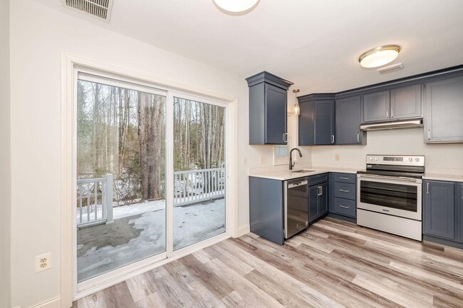 75 Woodland in Rochester, NH - Building Photo - Building Photo