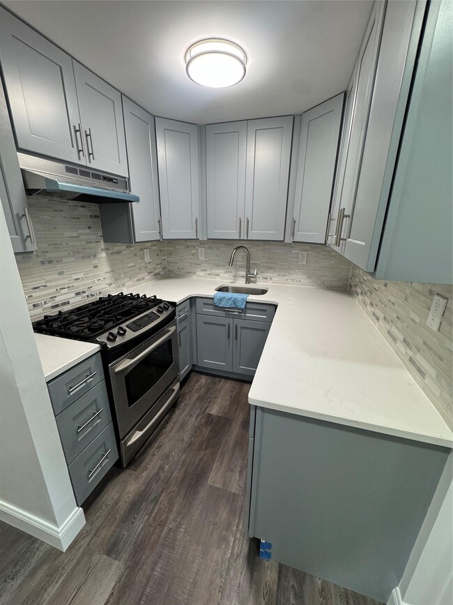 543 Logan Ave in Bronx, NY - Building Photo - Building Photo