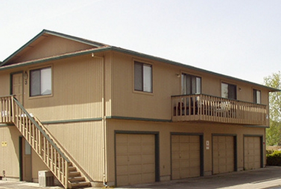 Sunburst Court in Medford, OR - Building Photo