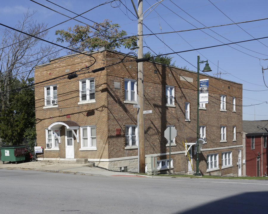 307 Lemont St in Lemont, IL - Foto de edificio