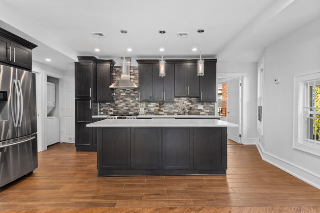 1617 Dorchester Rd in Brooklyn, NY - Foto de edificio - Building Photo