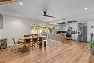 363 Larcom St in Thousand Oaks, CA - Building Photo - Building Photo