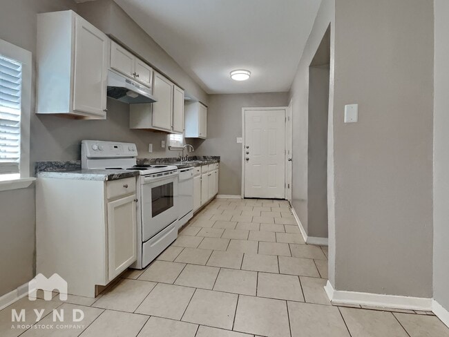 property at 1302 Cardinal Dr