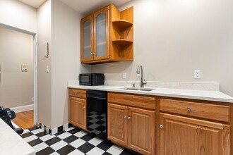 2035 Commonwealth Ave, Unit 11 in Boston, MA - Building Photo - Building Photo