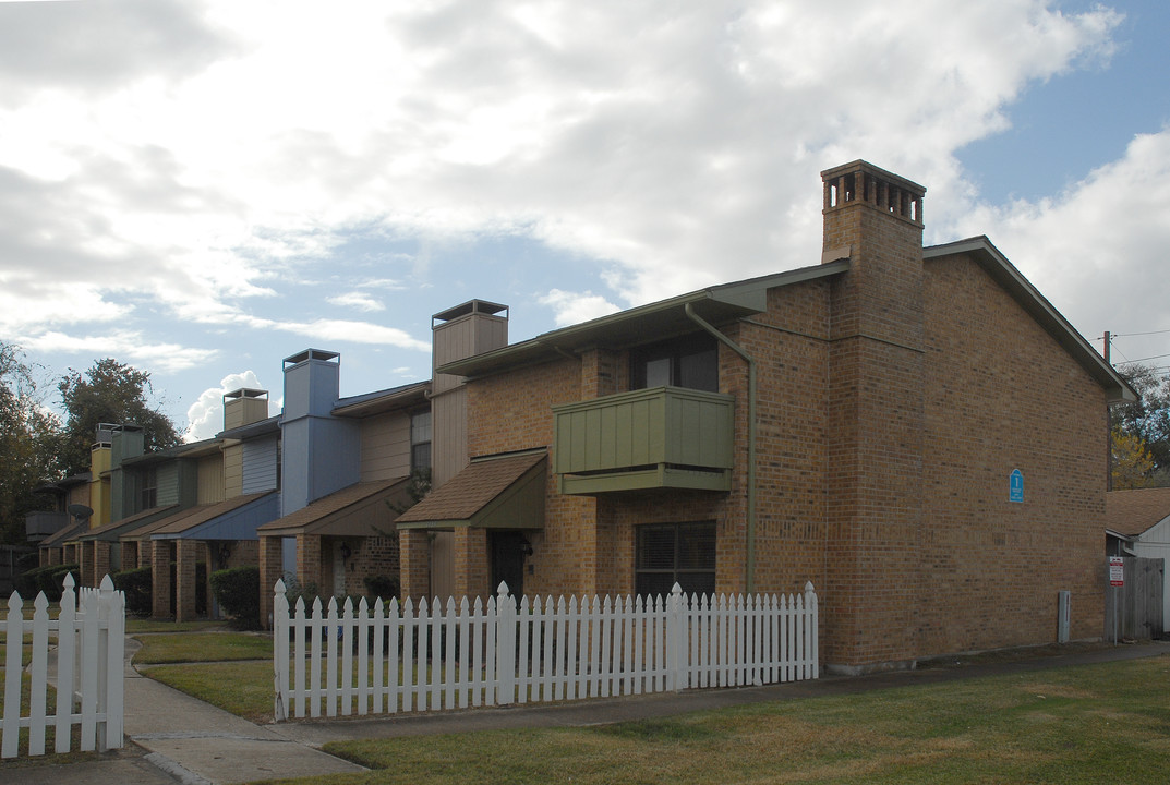 4183 Arthur Ln in Beaumont, TX - Building Photo