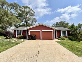 5500 Kalamazoo Ave SE in Kentwood, MI - Building Photo