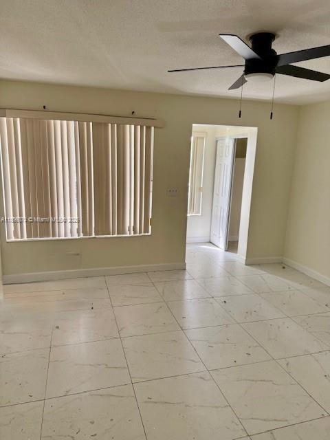 6111 SW 39th Ct in Davie, FL - Building Photo - Building Photo