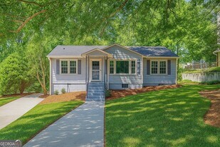 1716 Beacon Hill Blvd NE in Atlanta, GA - Building Photo