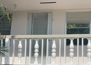 42 Canterbury E in West Palm Beach, FL - Building Photo - Building Photo