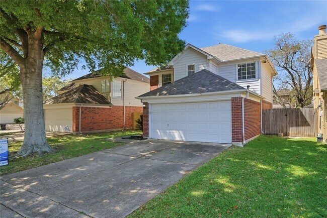 2034 Greenwest Dr in Missouri City, TX - Building Photo - Building Photo