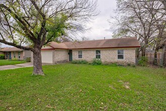 8525 Maine Dr in Austin, TX - Building Photo - Building Photo