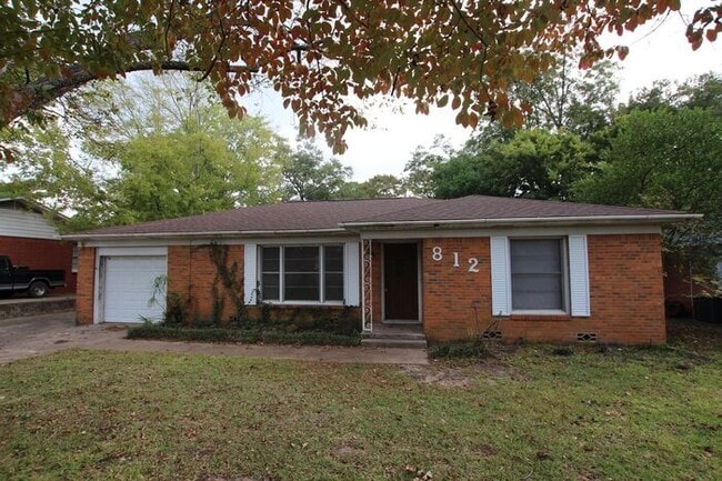 property at 812 S Palmer Ave
