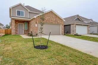 5011 Blue Jacaranda Wy in Spring, TX - Foto de edificio - Building Photo