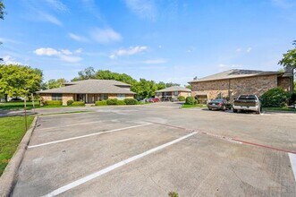 1935 Cranford Dr in Garland, TX - Building Photo - Building Photo