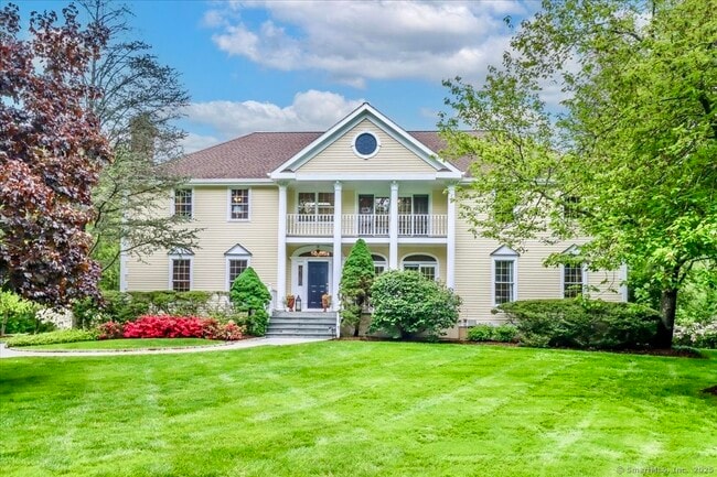 property at 10 Woods End Dr