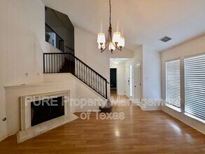 1424 Roxanne's Run in Pflugerville, TX - Building Photo - Building Photo