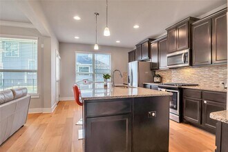 9302 McKnight Loop in Austin, TX - Building Photo - Building Photo