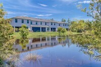 13082 Pembroke Dr in Naples, FL - Foto de edificio - Building Photo