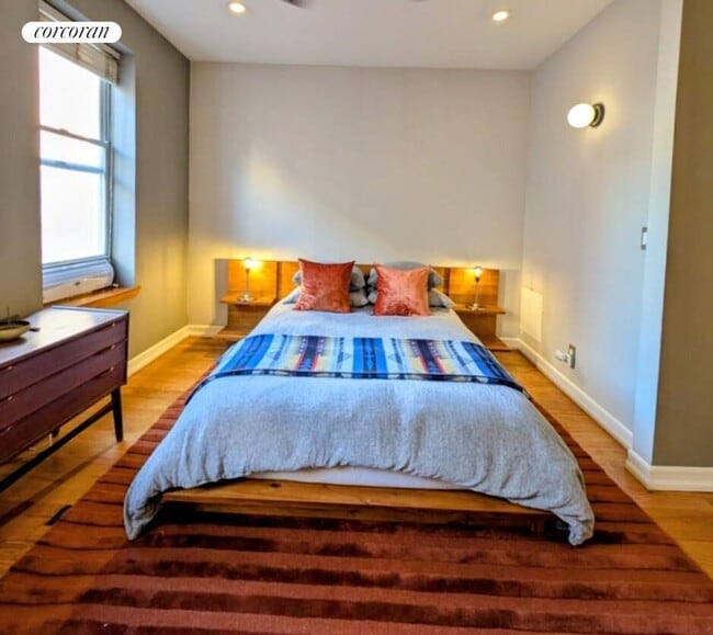 811 Walton Ave in Bronx, NY - Foto de edificio - Building Photo